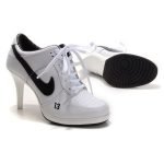 nike-talon-aiguille-femme-blanc-noir